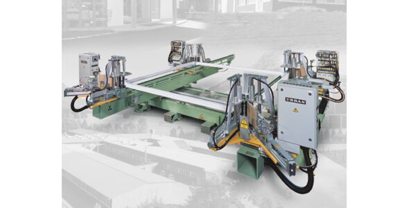 The horizontal AKS 6100 series with up to 6 welding heads for angle, sash and butt welding heads in diverse welding sizes.