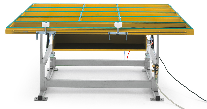 BT 2005 Sash Assembly Tables To facilate assembly of hardware elements and corner hinges