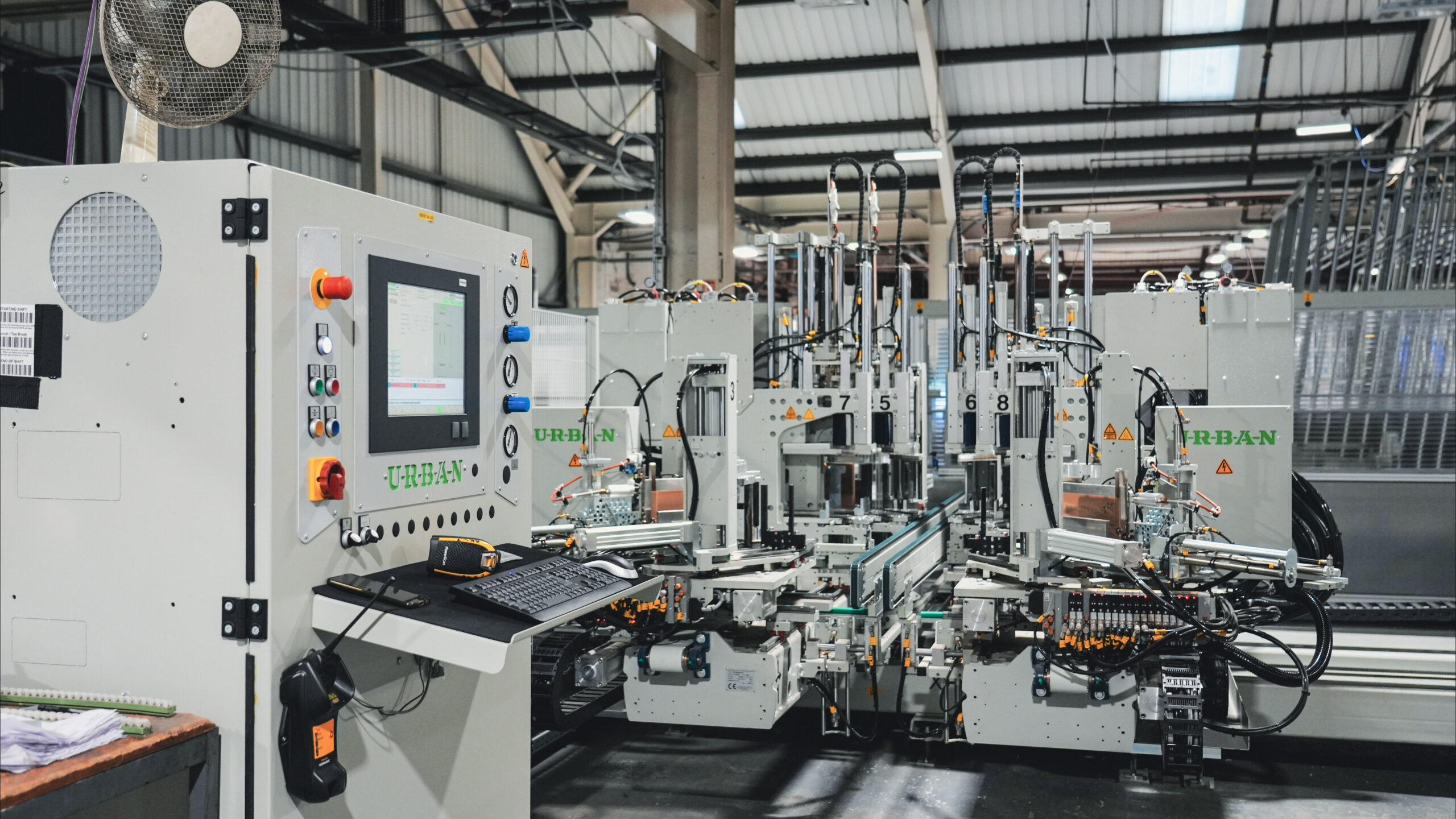 Customised Welding and Corner-Cleaning Line for a Complex Factory Layout