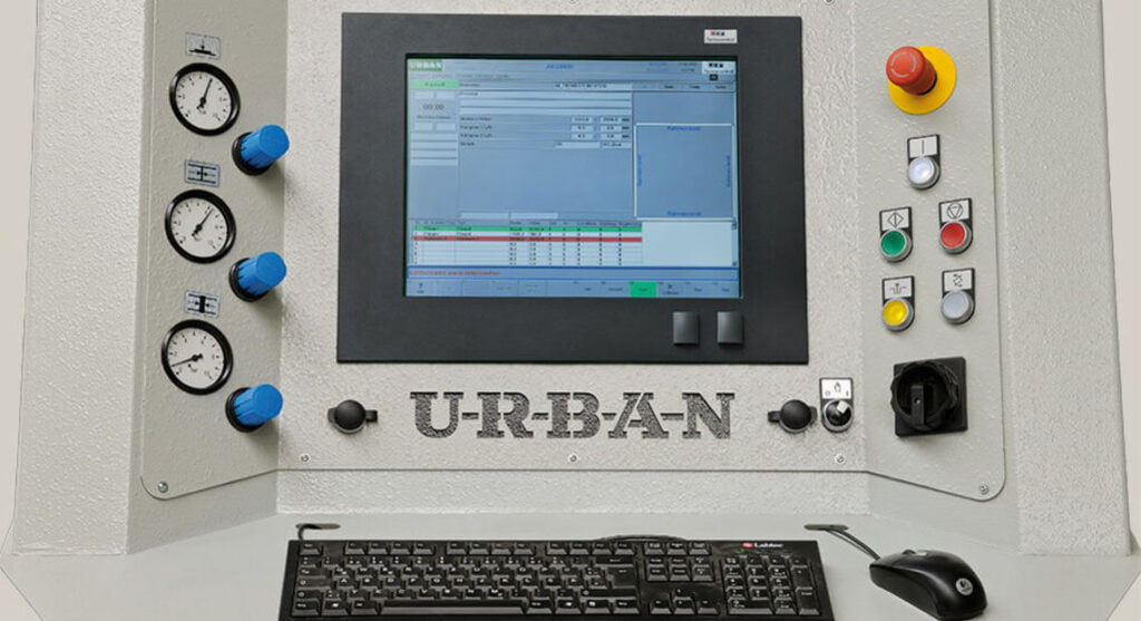 U-welding
Replaceable limitation gauges
2 + 2 welding for oversized elements
HFL (wooden-window look) and CUBE welding
Online connection
Remote maintenance
Automatic welding bead and clamping gap adjustment
Seal shaper
Air conditioning system
Scanner
Quick welding
Outward transport by Vario Hub