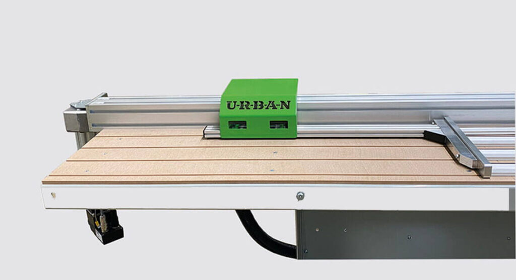 URBAN Maschinenbau - Längenanschlag elektrisch LAE 2600 4-fach Auflageplatte