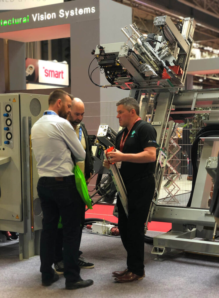 URBAN Maschinenbau - Messe UK TMS Mitarbeiter und Besucher
